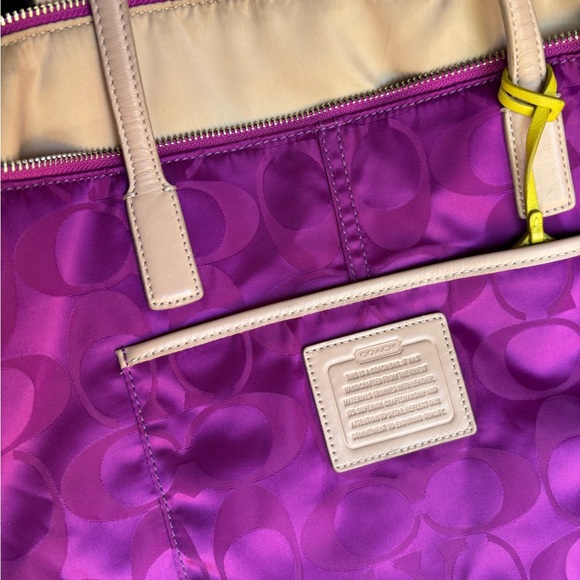 Coach Legacy Weekend East West Zip Top Tote 24865 - Picture 4 of 9